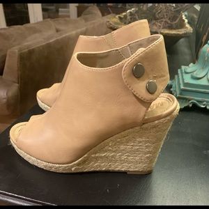 MADELINE Girl tan wedges.  Size 6
